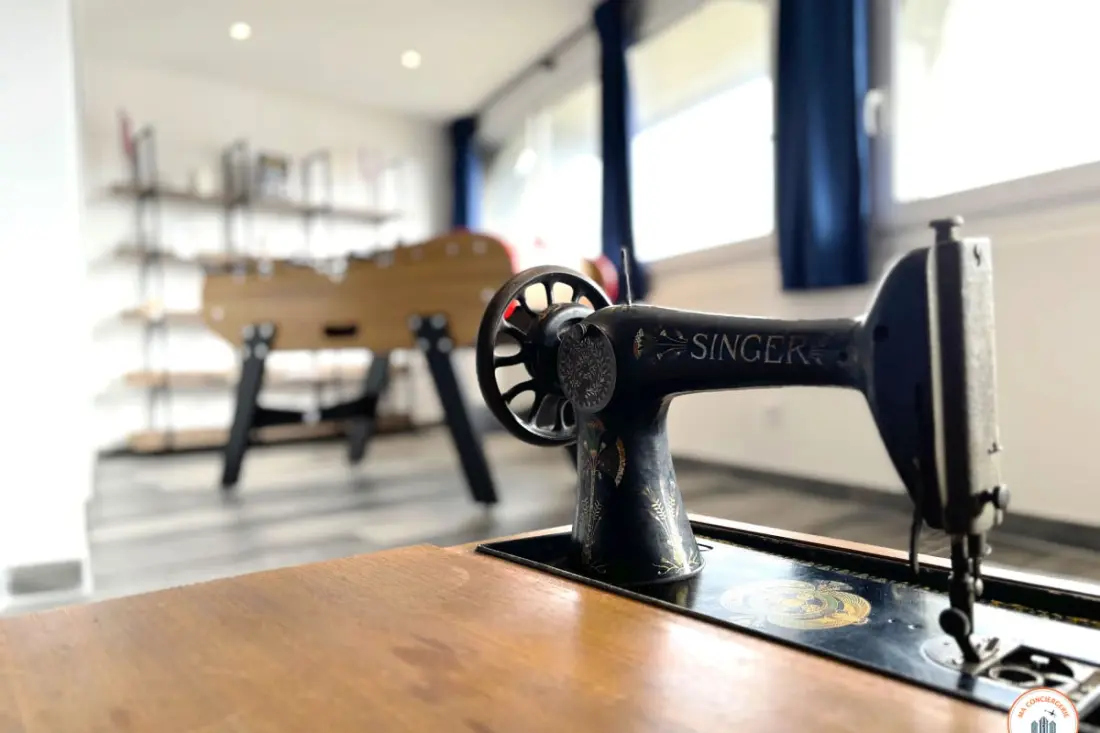 Az Olympus - Babyfoot, Video Projector & Parking