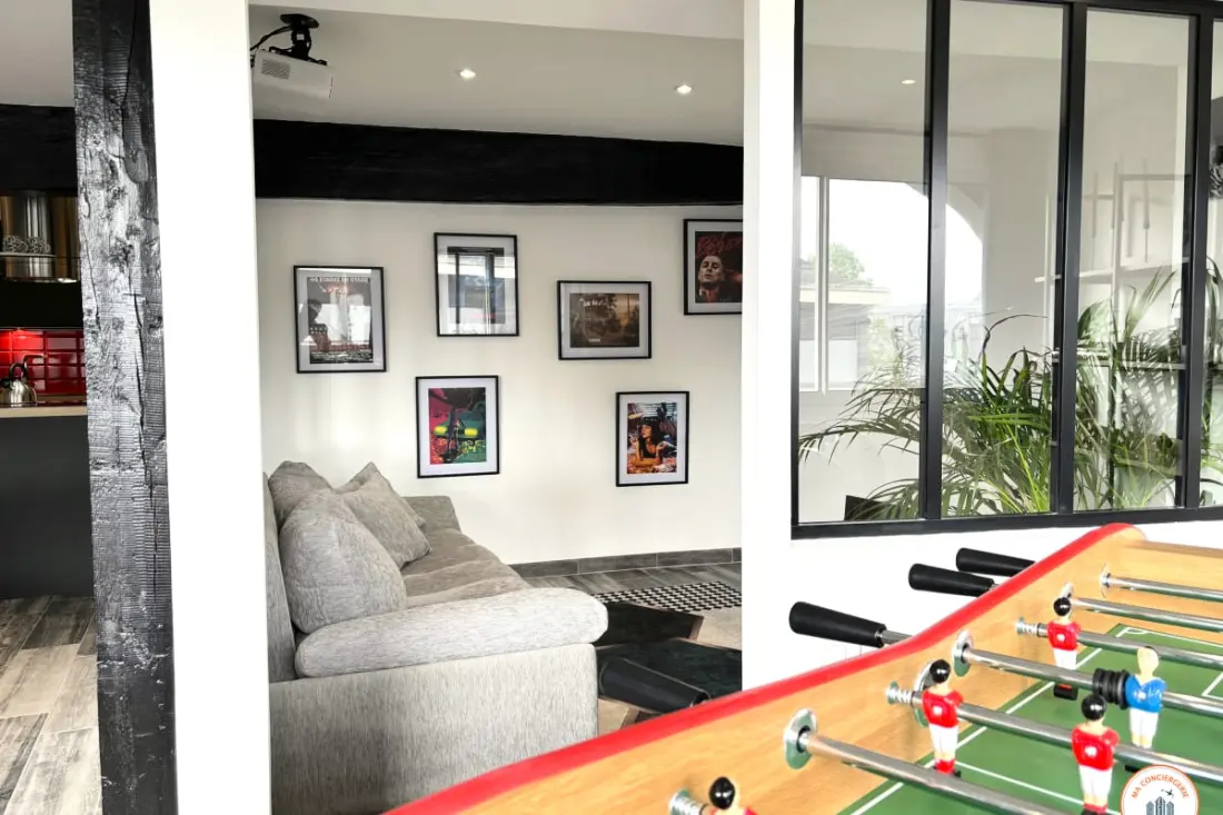 Az Olympus - Babyfoot, Video Projector & Parking