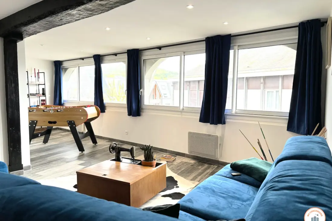 Az Olympus - Babyfoot, Video Projector & Parking