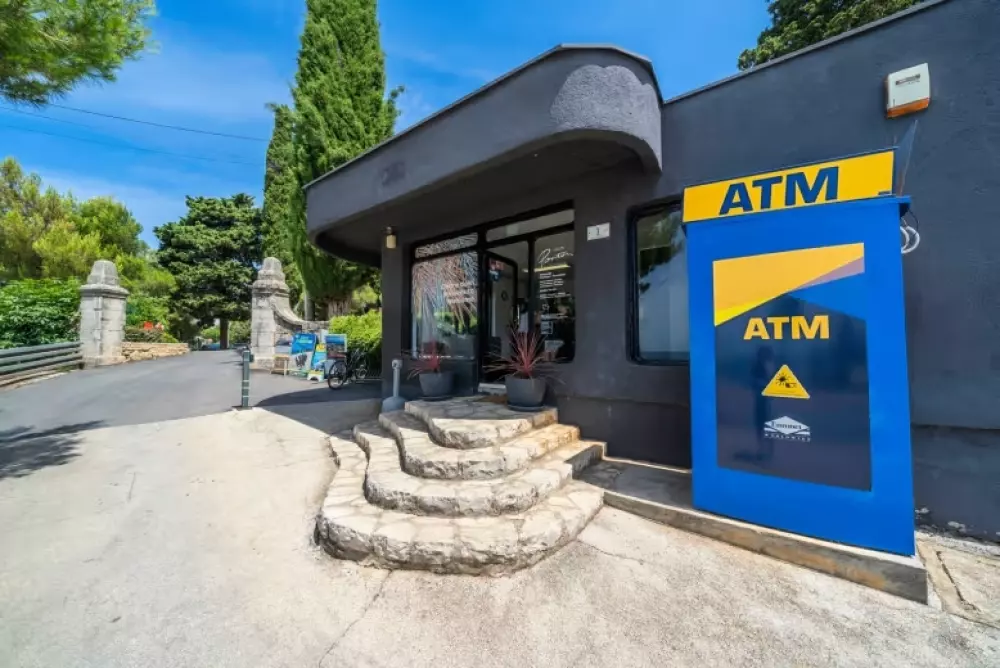 Camping Porton Nature Hideouts 2 Sterren★★