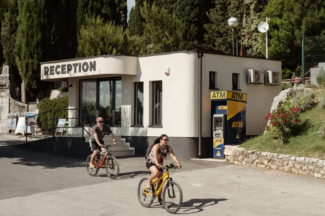 Camping Porton Természet Hideouts 2 Csillagok★★