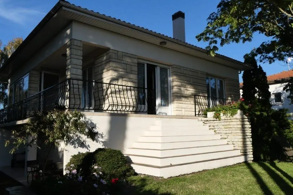 Lavigne Residence