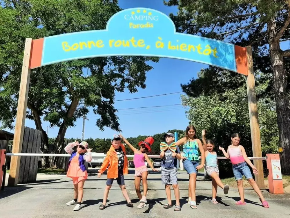 Camping Paradis Les Pins 4 Estrellas★★★★