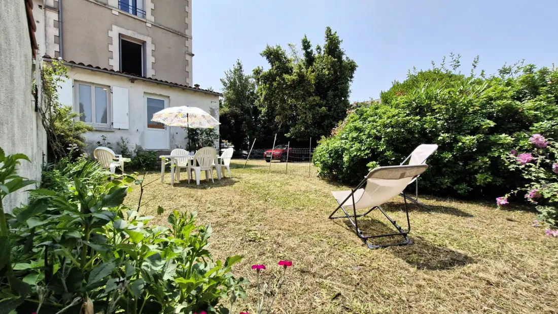 Le Hasard Residence