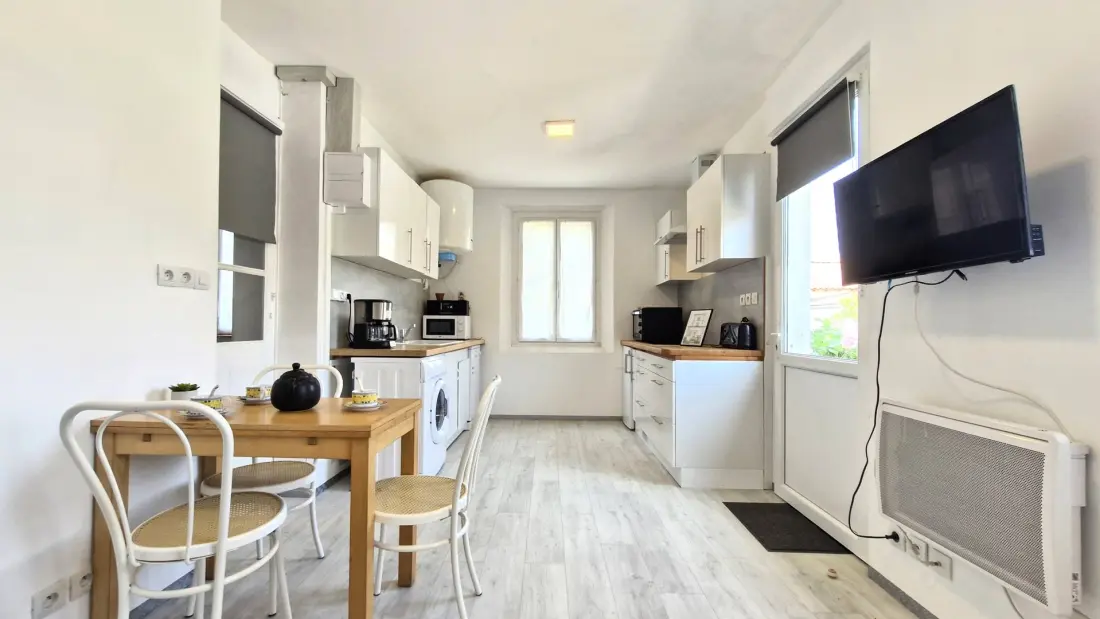 Le Hasard Residence