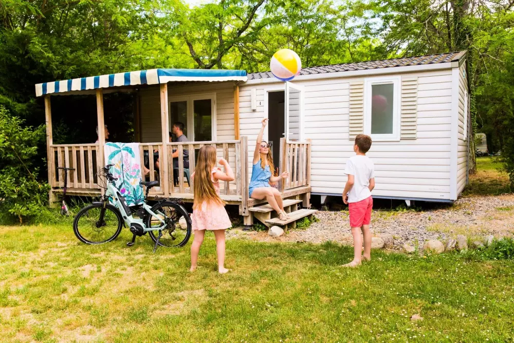 Camping LA CHAPOULIÈRE 4 Sterren★★★★