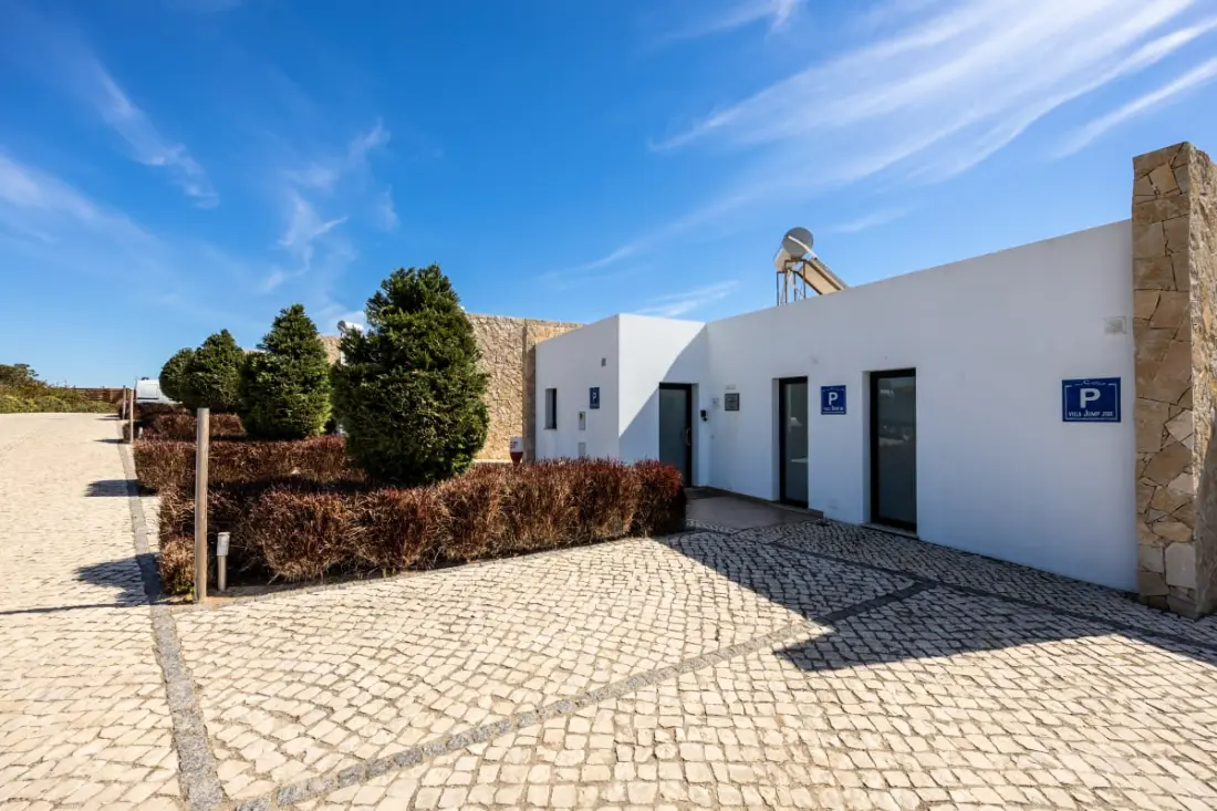 Villa Drop In