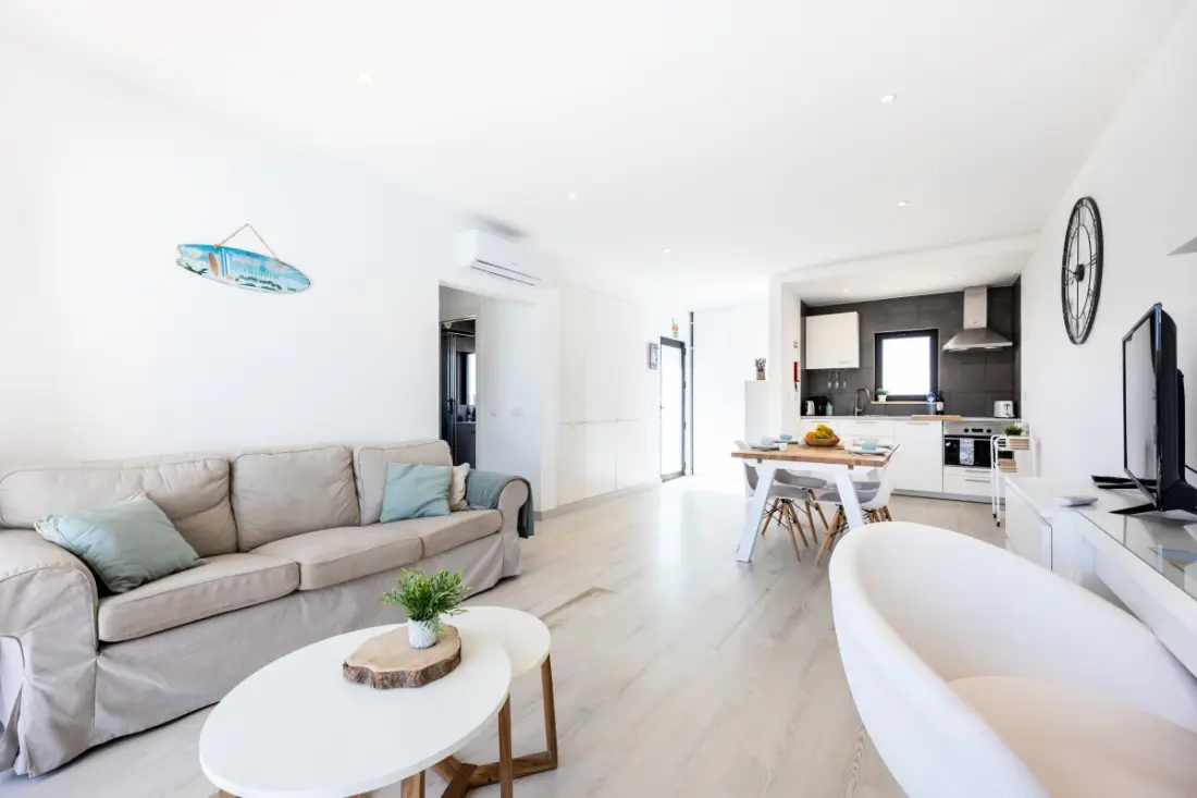 Villa Front Loop