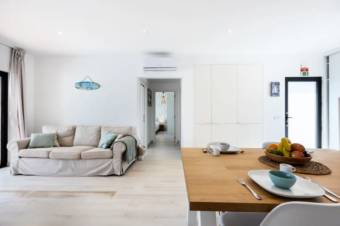 Villa Front Loop
