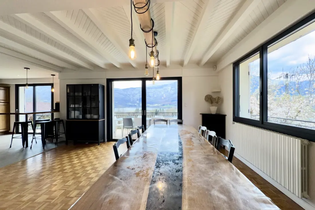 Gyönyörű Villa Sur Les Coteaux du Lac D'aiguebelette!