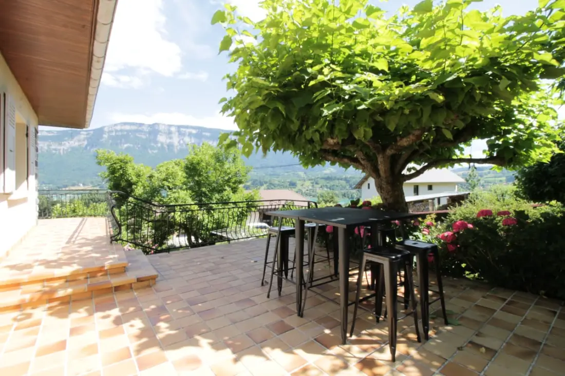 Gyönyörű Villa Sur Les Coteaux du Lac D'aiguebelette!