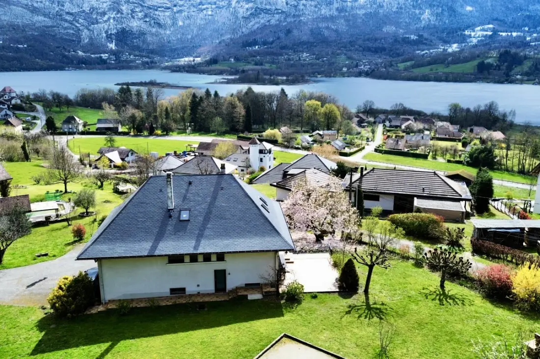 Gyönyörű Villa Sur Les Coteaux du Lac D'aiguebelette!