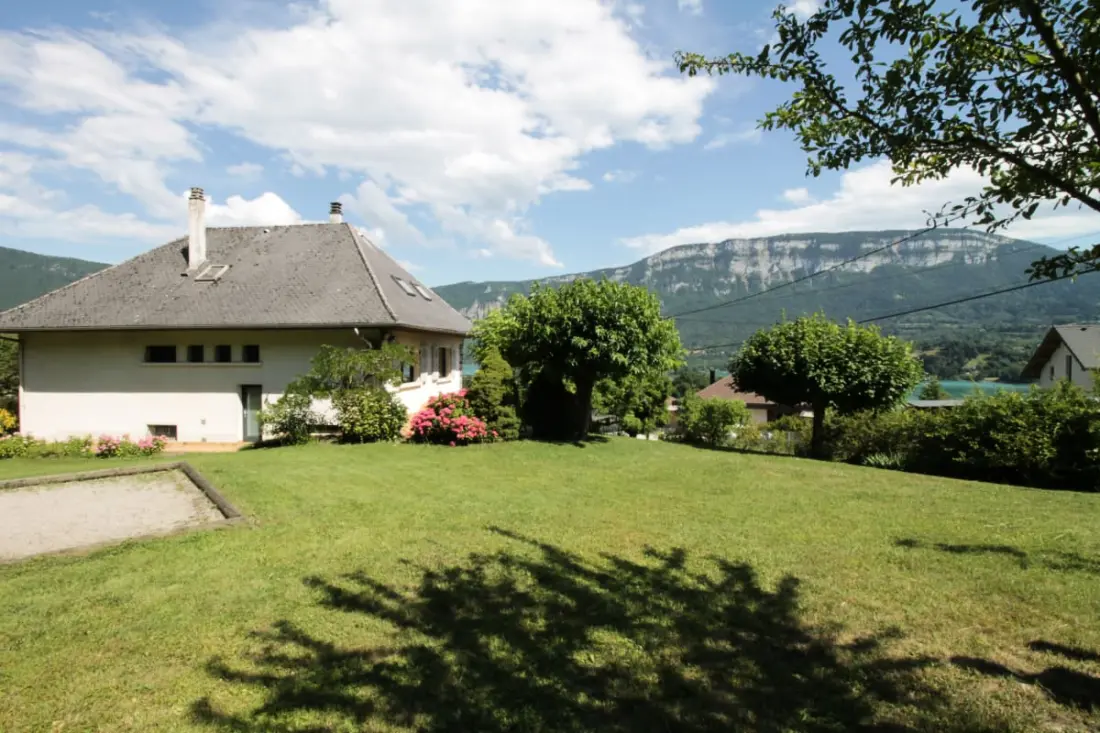 Gyönyörű Villa Sur Les Coteaux du Lac D'aiguebelette!