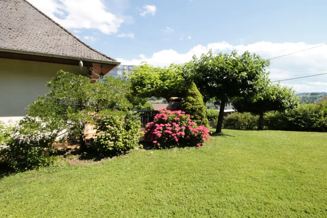 Gyönyörű Villa Sur Les Coteaux du Lac D'aiguebelette!