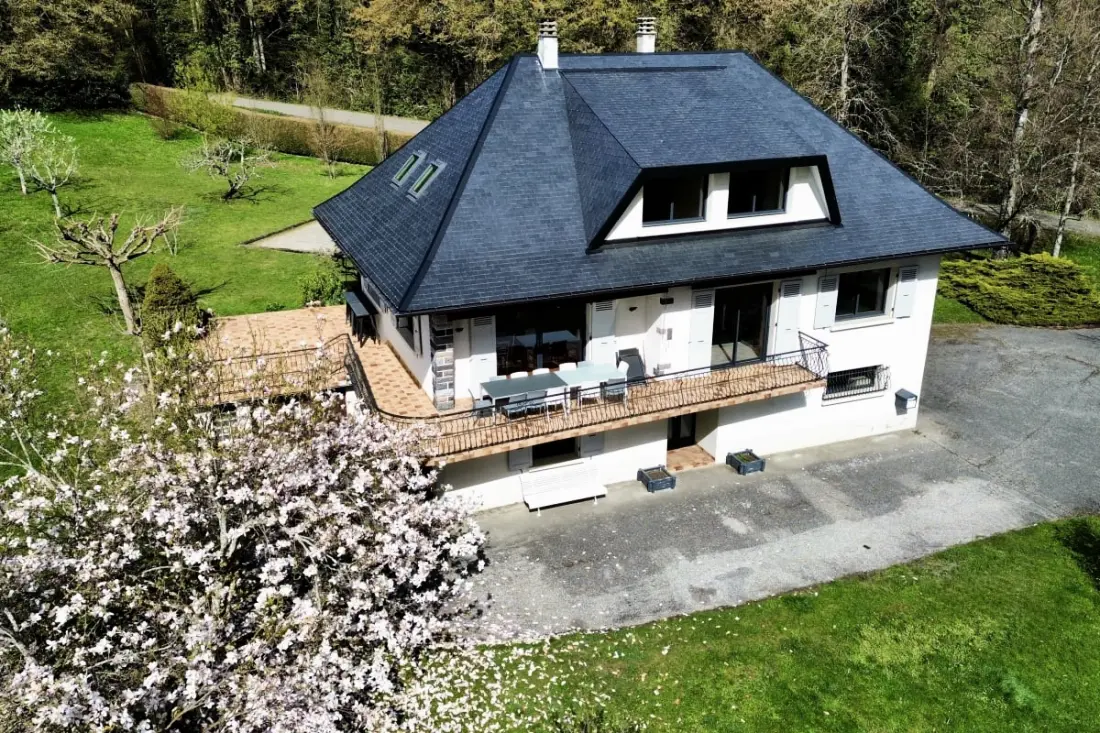 Gyönyörű Villa Sur Les Coteaux du Lac D'aiguebelette!