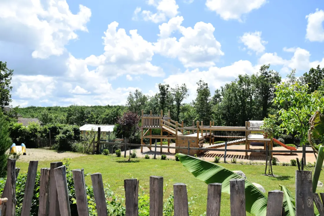 Camping LES 3 CANTONS 4 Sterren★★★★