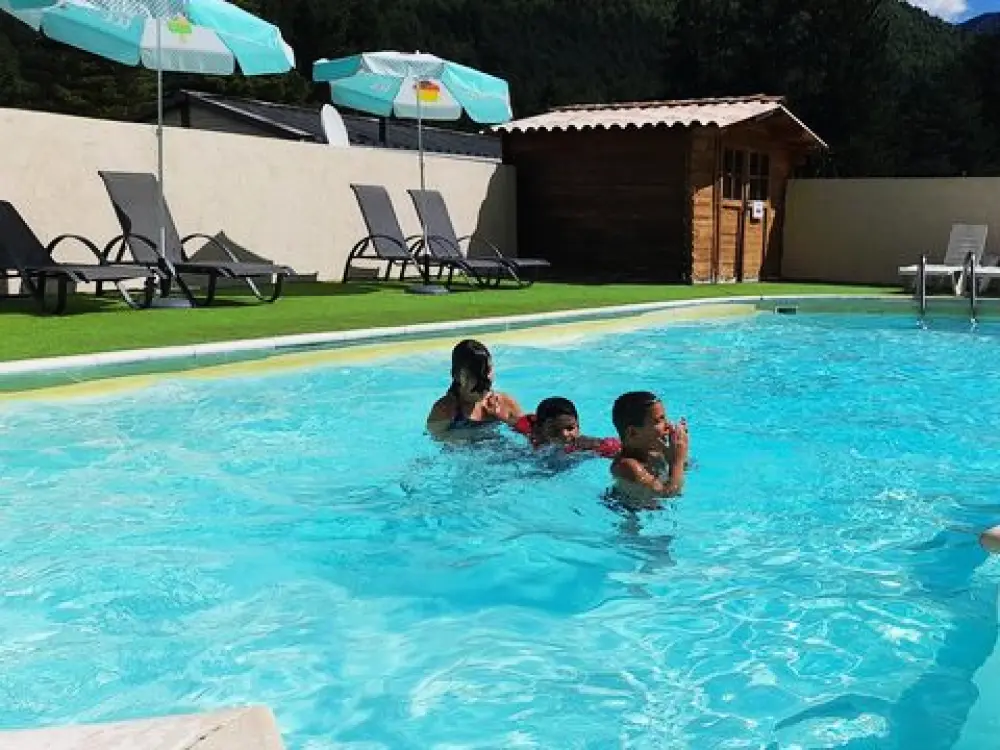 Camping Tikayan La Pinatelle 2 Sterren★★