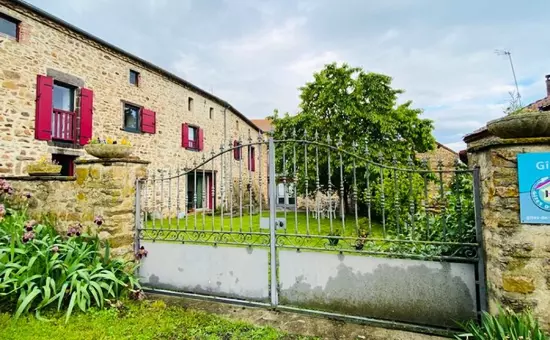 Maison de Vacances Saint-Beauzire 3