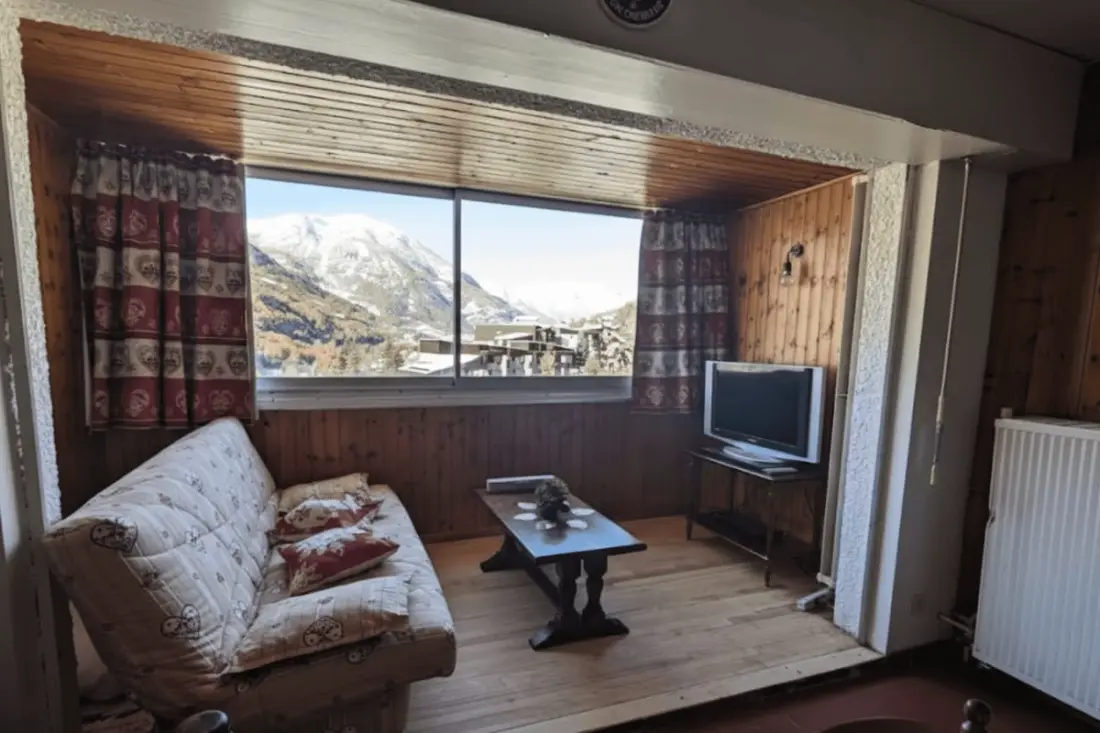Alpejski Horizon: Balkon i Panoramiczny Widok