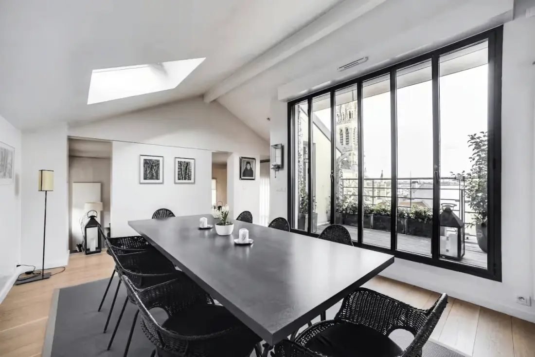 100 M2 terasz és parkolás - Eiffel Tower View