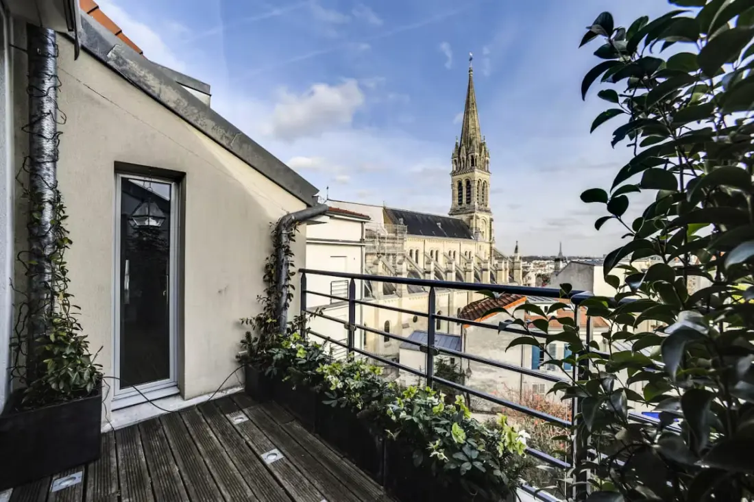 100 M2 terasz és parkolás - Eiffel Tower View