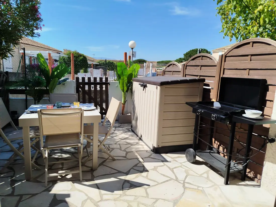 Residence Garden Date 1