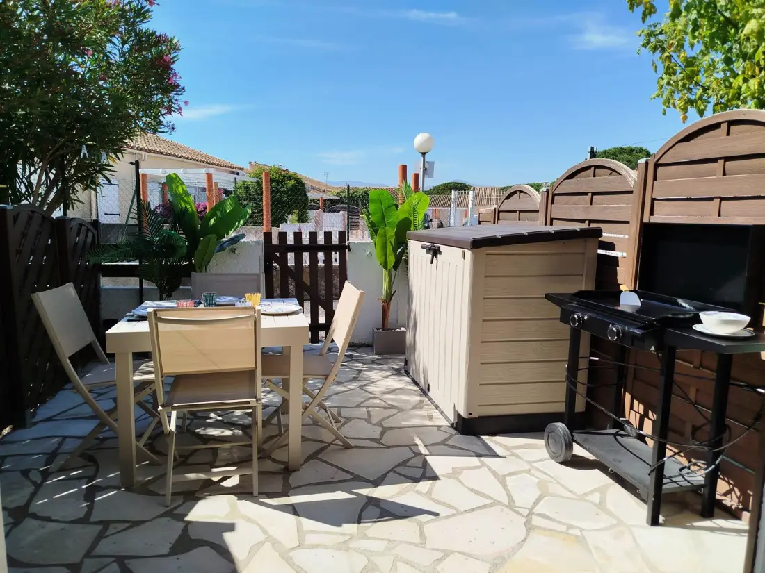 Residence Garden Date 1