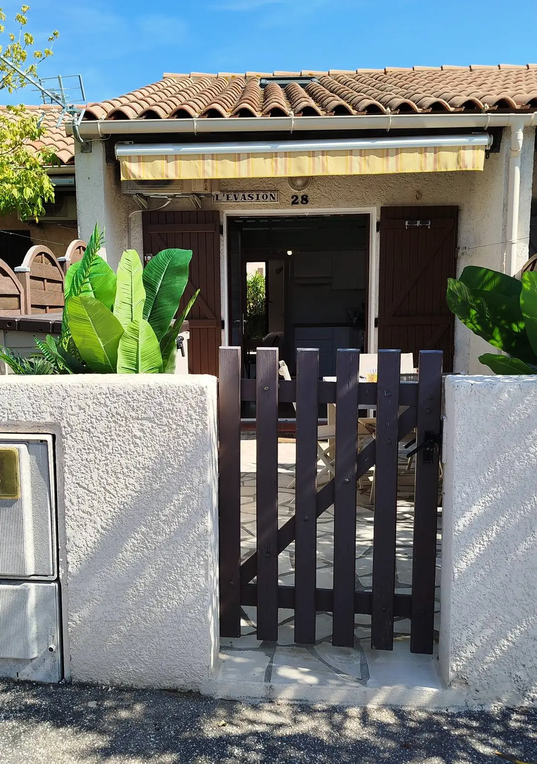 Residence Garden Date 1