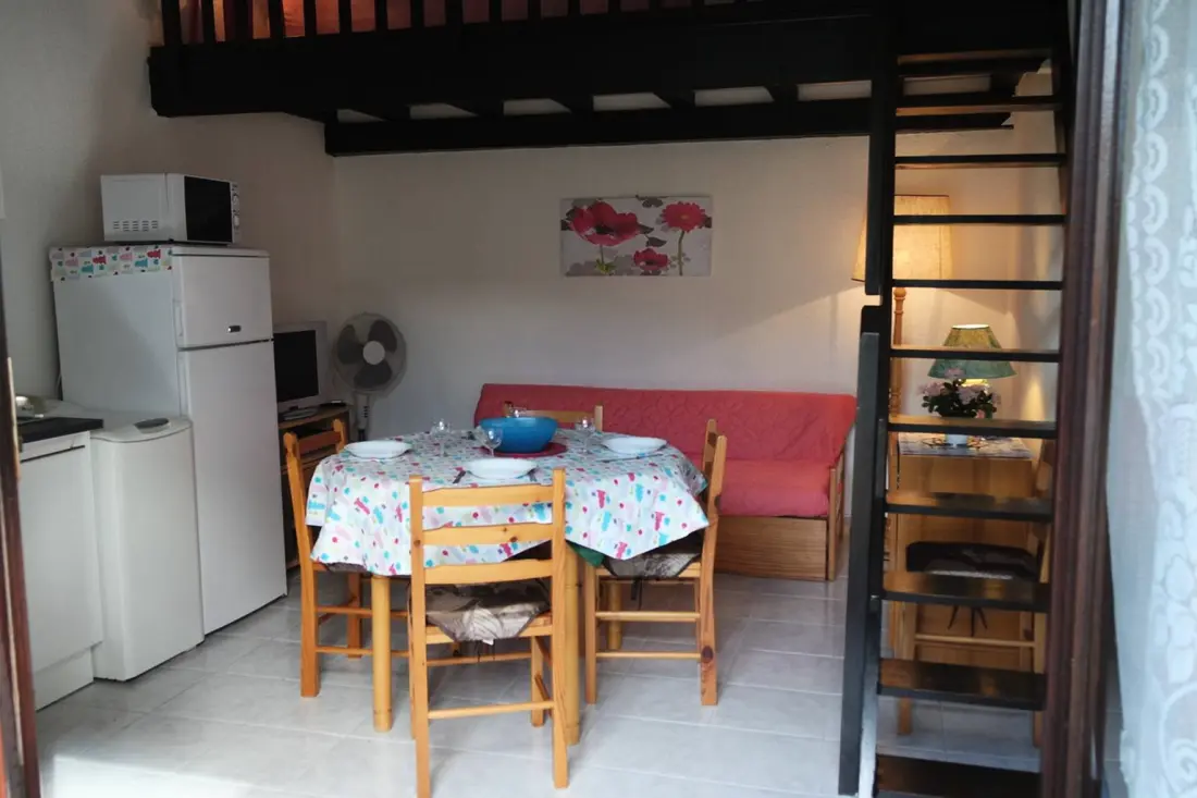 Regates Residence