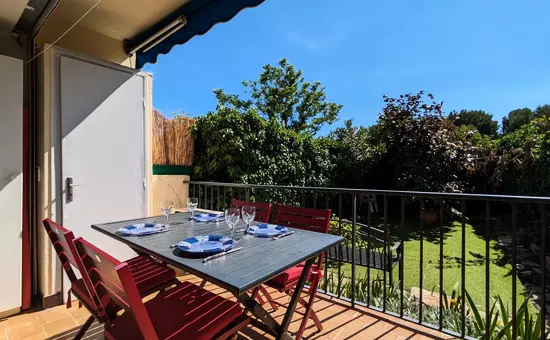 Joli T2 Avec Terrasse à Saint-cyr-sur-mer