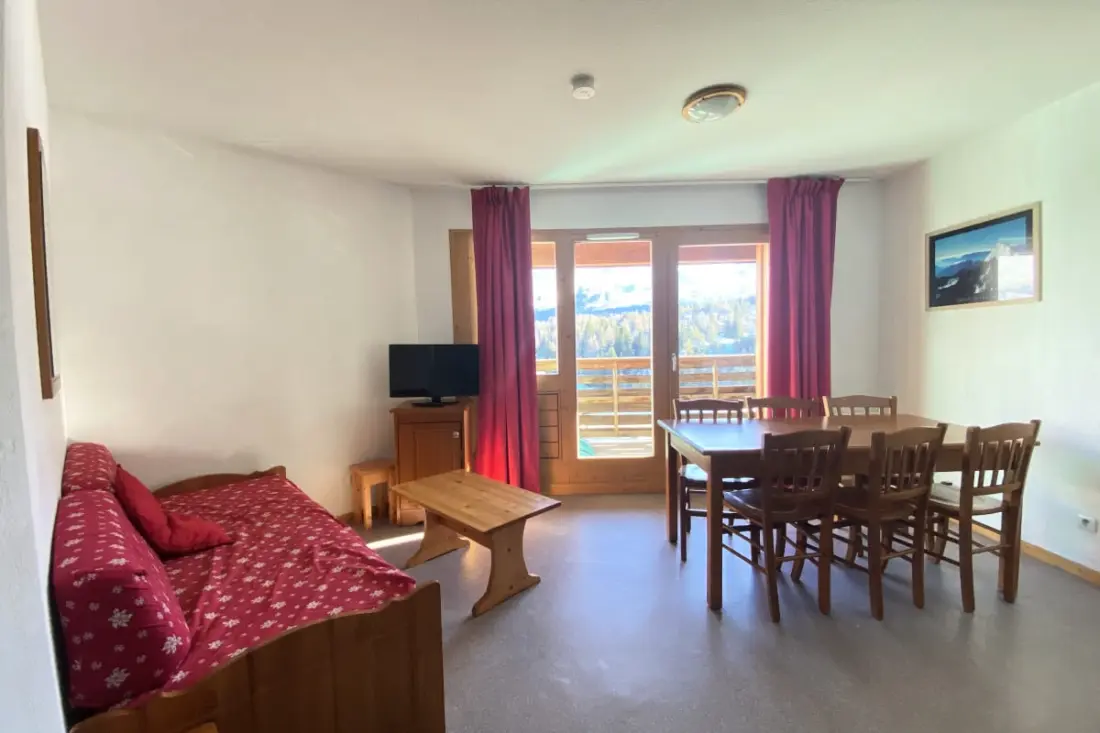 Apartment With Balcony Offering a Superb View