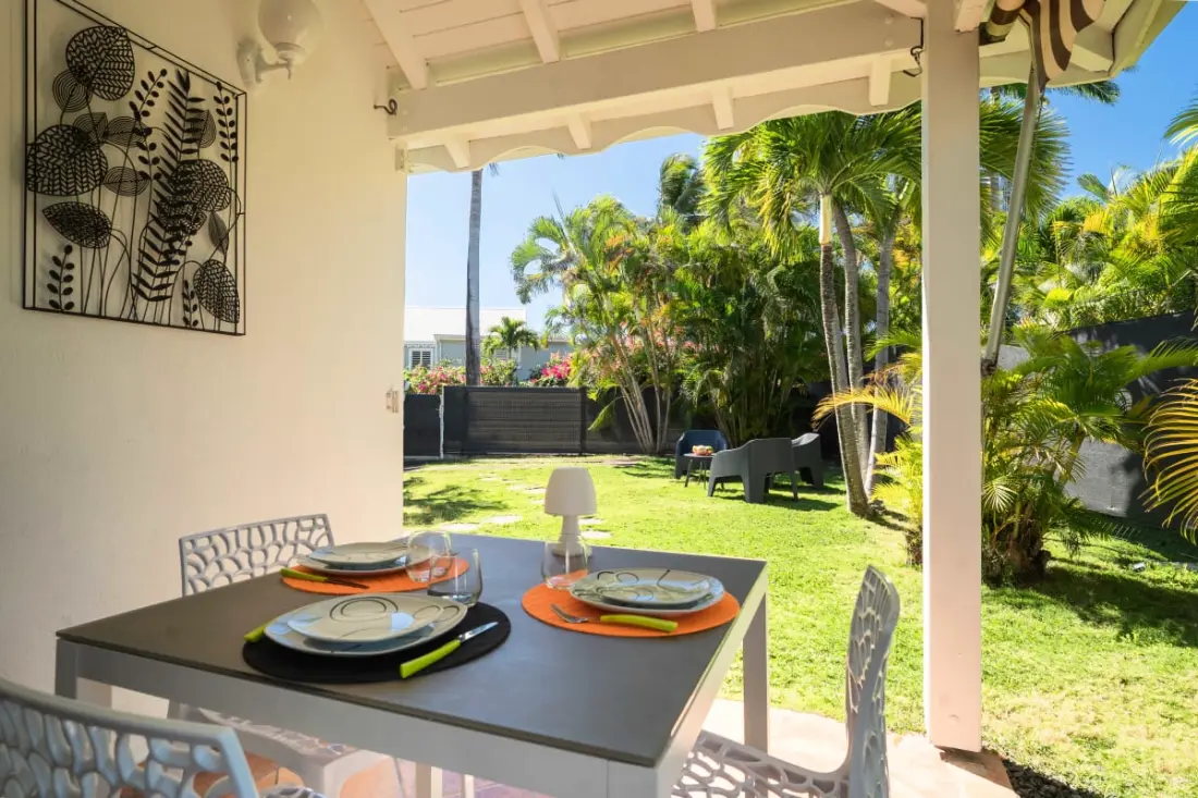 Monarch Bungaló
