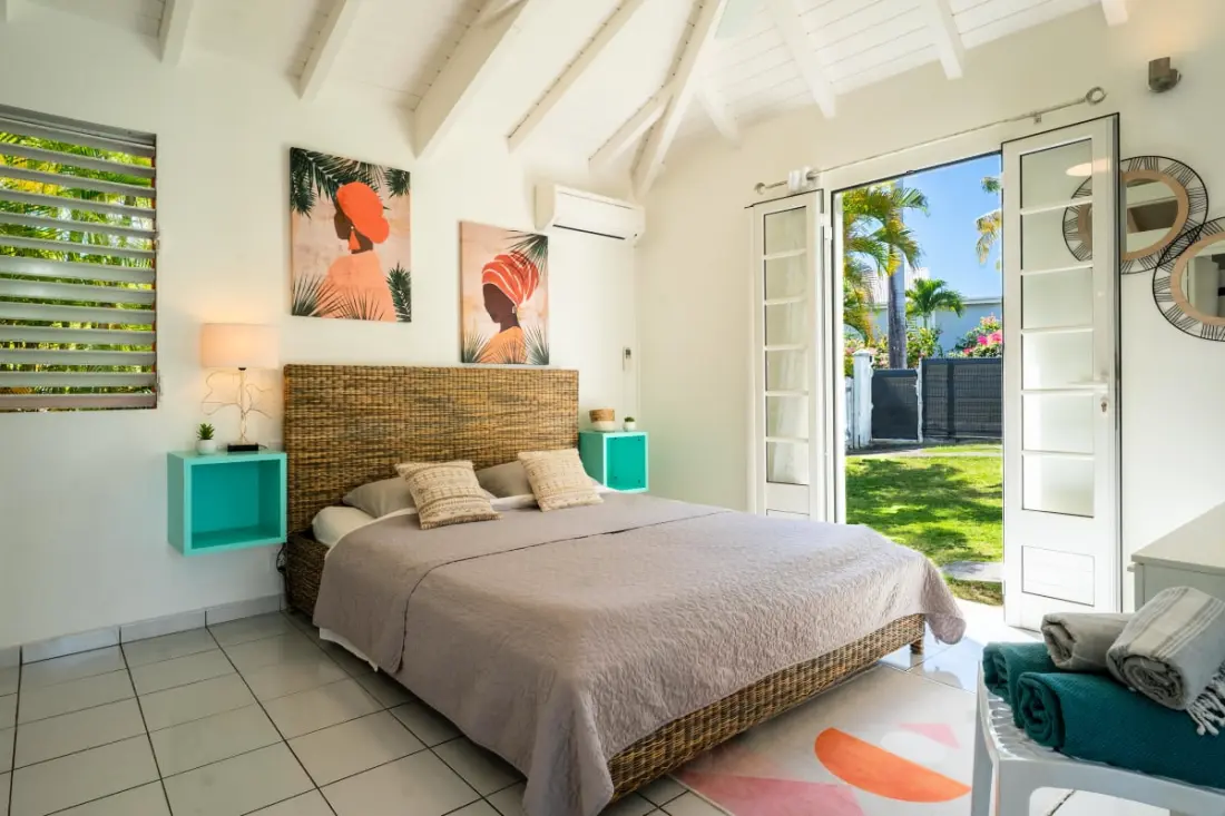 Monarch Bungaló