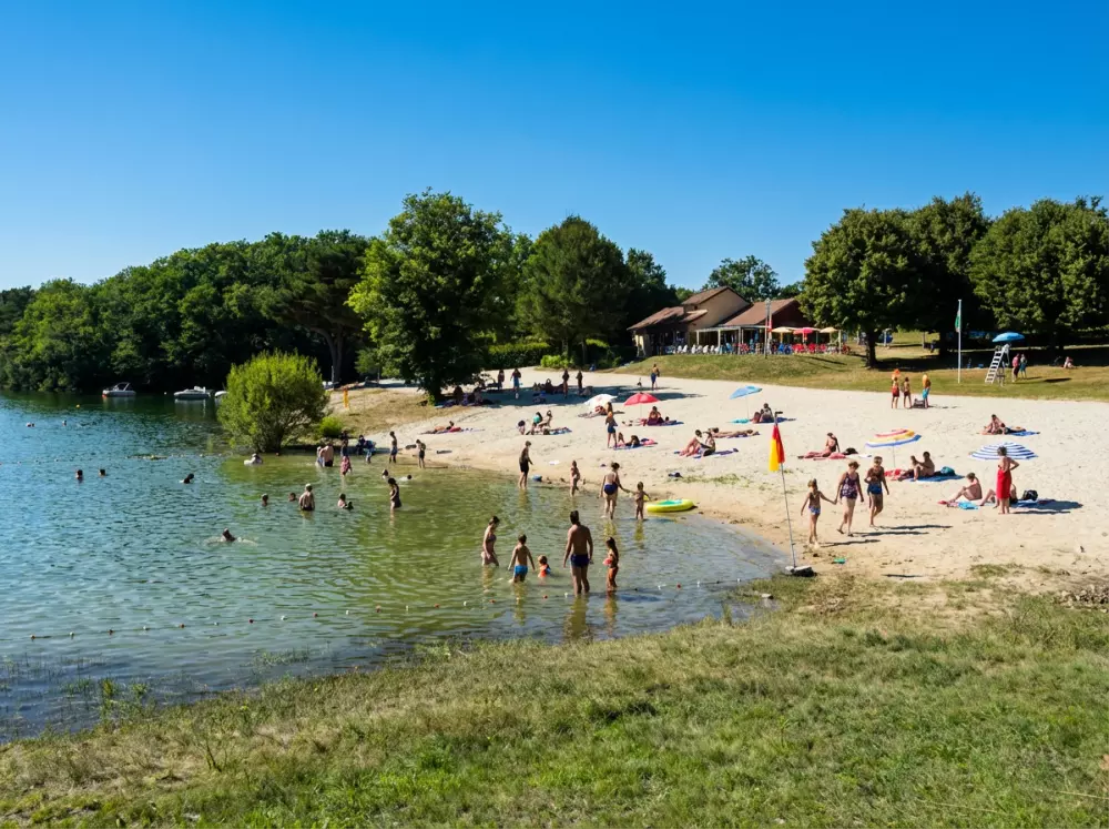 Camping Les Rives du lac Cantalès 3 étoiles★★★