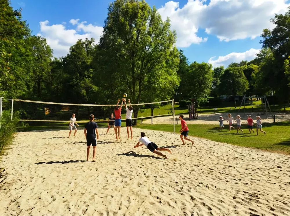 Camping Les Rives du lac Cantalès 3 étoiles★★★