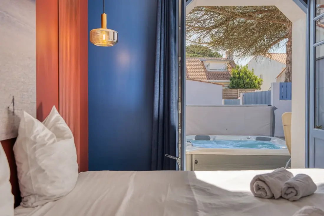 Villa Bains De Mer & Jacuzzi à 2 Pas De La Plage, Centre-ville à Pied, 6p