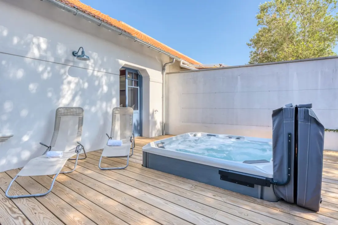 Villa Bains De Mer & Jacuzzi à 2 Pas De La Plage, Centre-ville à Pied, 6p