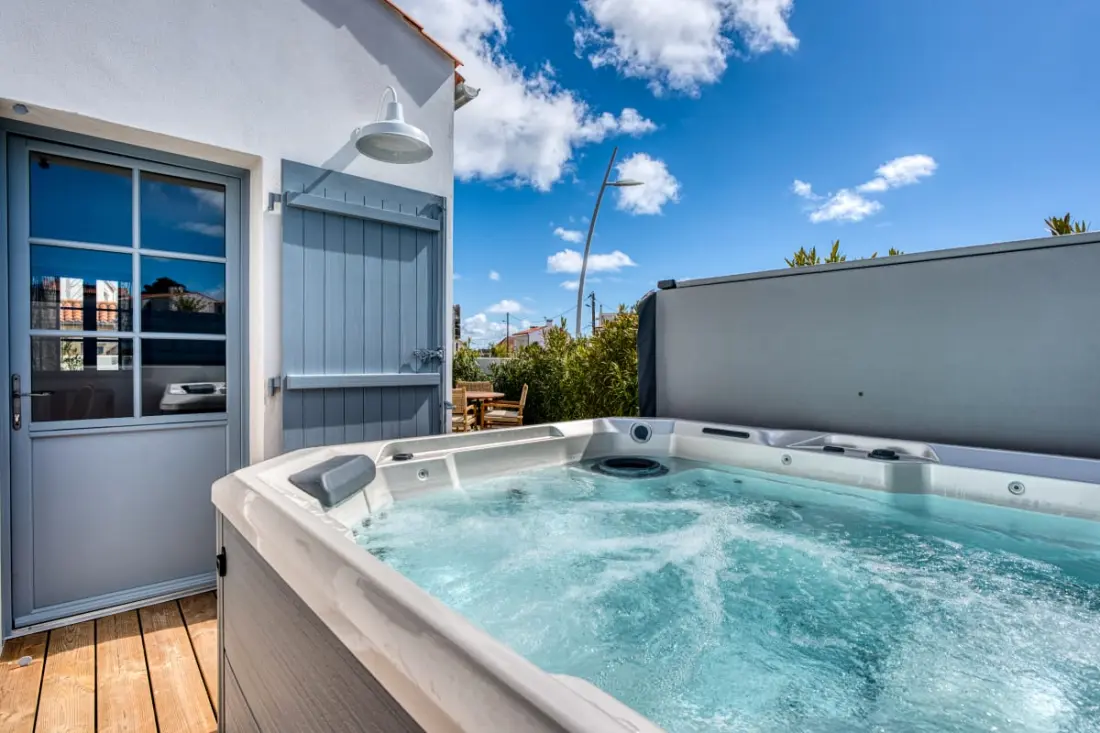 House Baths De Mer & Jacuzzi 2 lépés a strandtól, gyalogközponttól, 6 ember