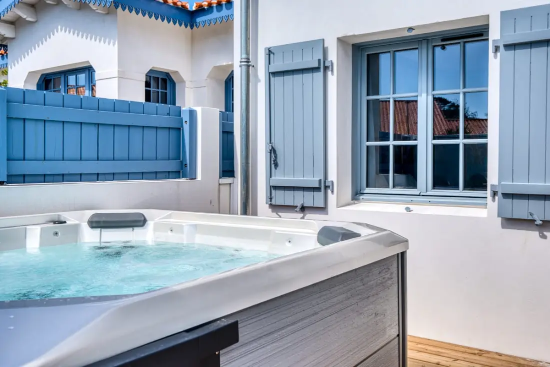 House Baths De Mer & Jacuzzi 2 lépés a strandtól, gyalogközponttól, 6 ember