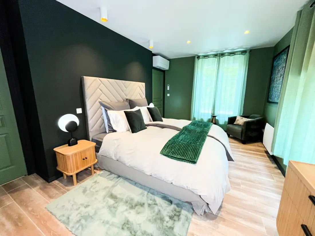 Gîte de France Artbanne die Domain 5 Ohren