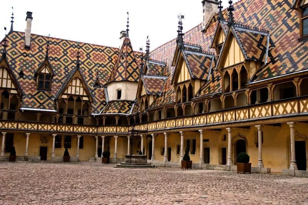 Camping des Bains 3 Gwiazdy★★★ 3 Gwiazdy★★★ 3 Gwiazdy★★★