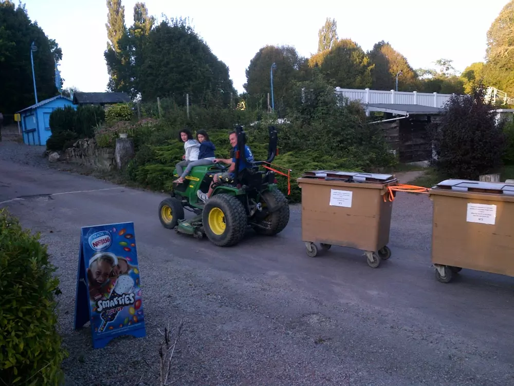 Camping des Bains 3 Gwiazdy★★★ 3 Gwiazdy★★★ 3 Gwiazdy★★★