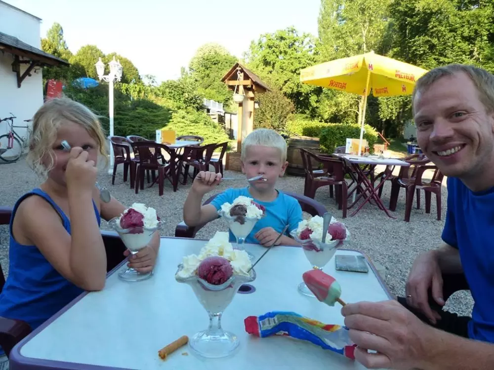 Camping des Bains 3 Gwiazdy★★★ 3 Gwiazdy★★★ 3 Gwiazdy★★★