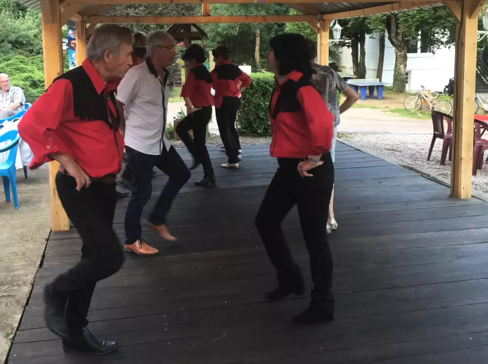 Camping des Bains 3 Gwiazdy★★★ 3 Gwiazdy★★★ 3 Gwiazdy★★★