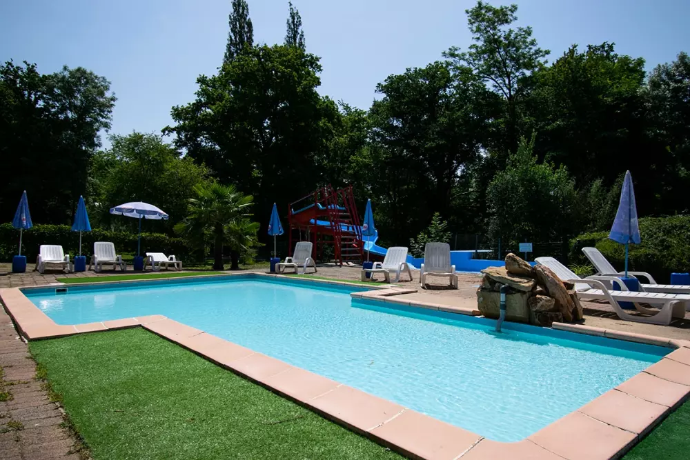 Camping des Bains 3 Gwiazdy★★★ 3 Gwiazdy★★★ 3 Gwiazdy★★★