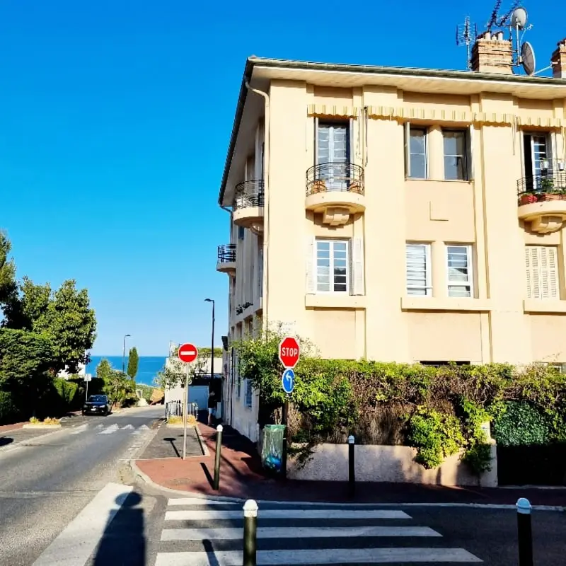 Bright Apartment, Ideal Location