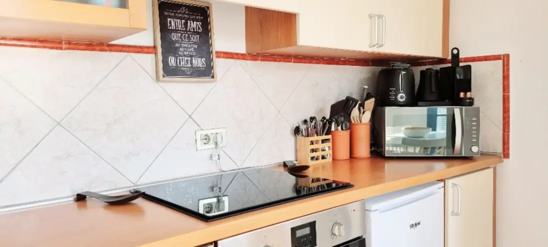 Bright Apartment, Ideal Location