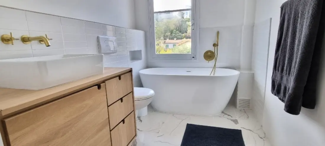 Bright Apartment, Ideal Location