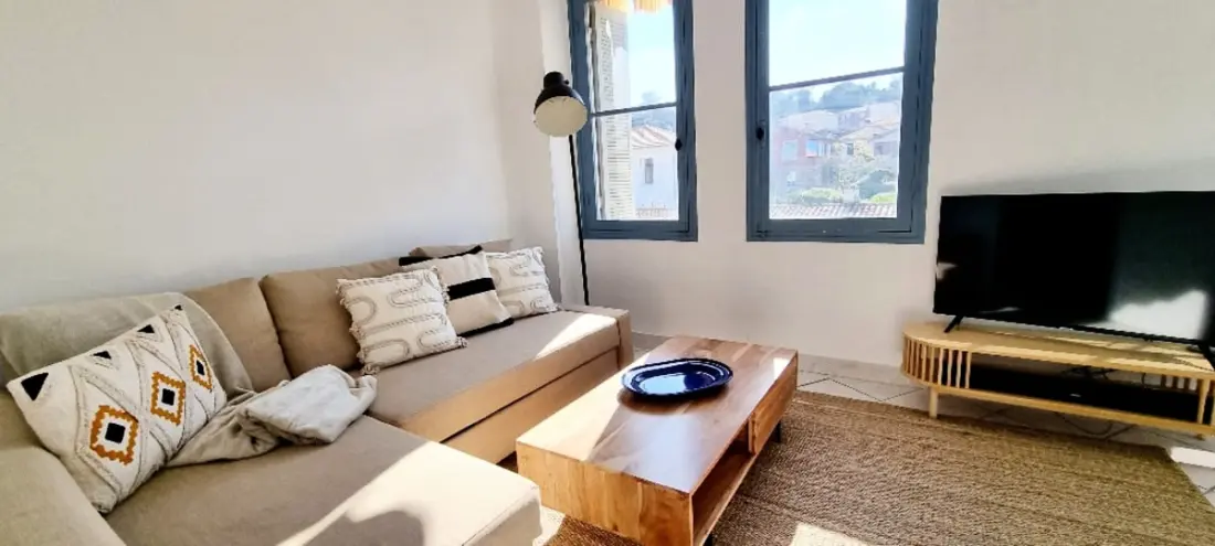 Bright Apartment, Ideal Location