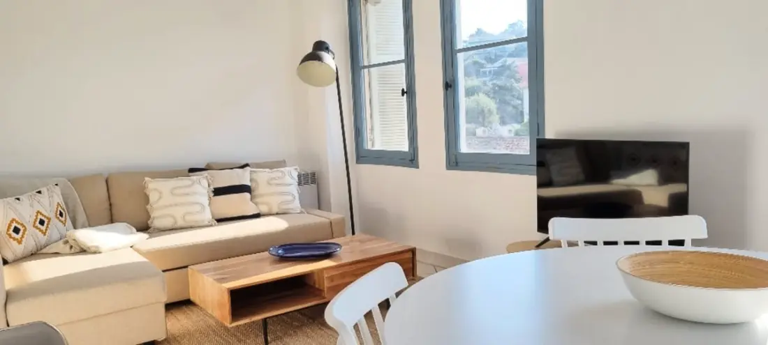 Bright Apartment, Ideal Location
